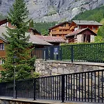 Altrove - Modern, Spacious & Лейкербад