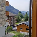 Altrove - Modern, Spacious & Лейкербад