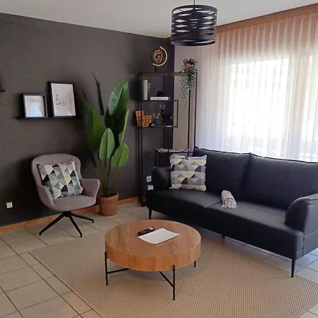 Altrove - Modern, Spacious & Apartamento