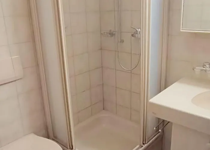 Altrove - Modern, Spacious & شقة لوكباد